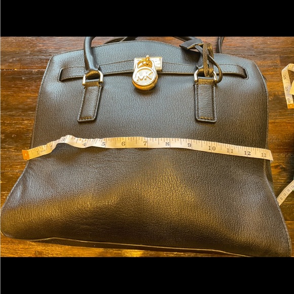 Michael Kors Authentic Black Leather Tote (Good condition) (large) - Picture 7 of 15